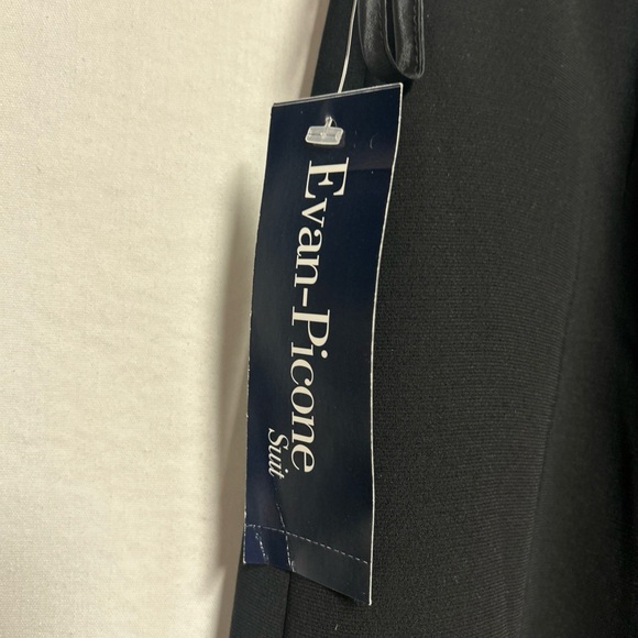 Elegant Black Pleated Skirt size 14 - Picture 8 of 8